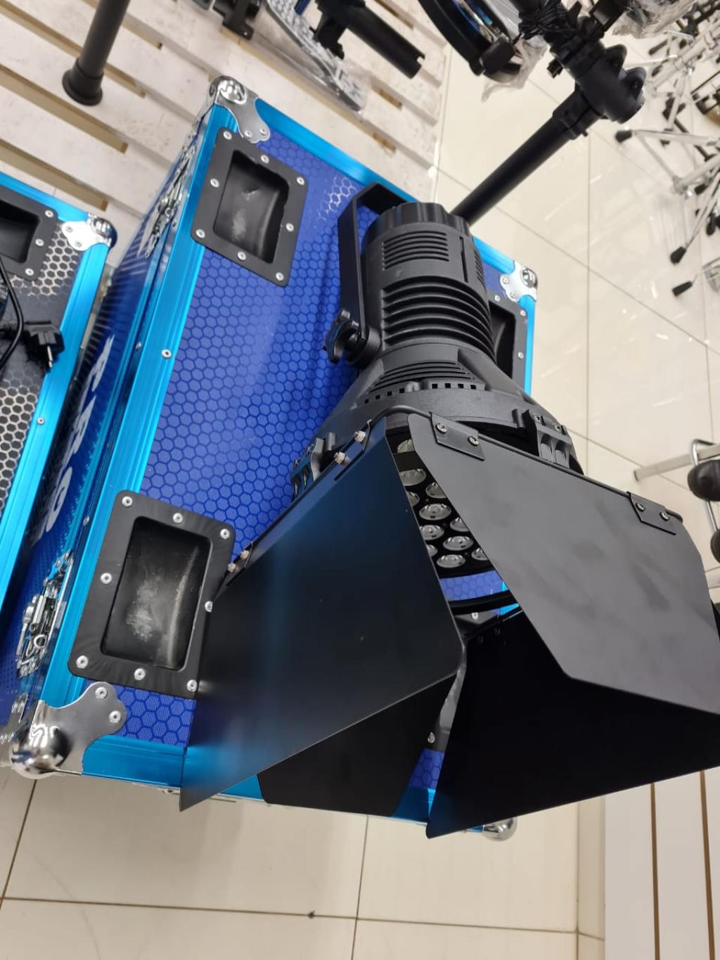 Prolight Fresnel 31x10w