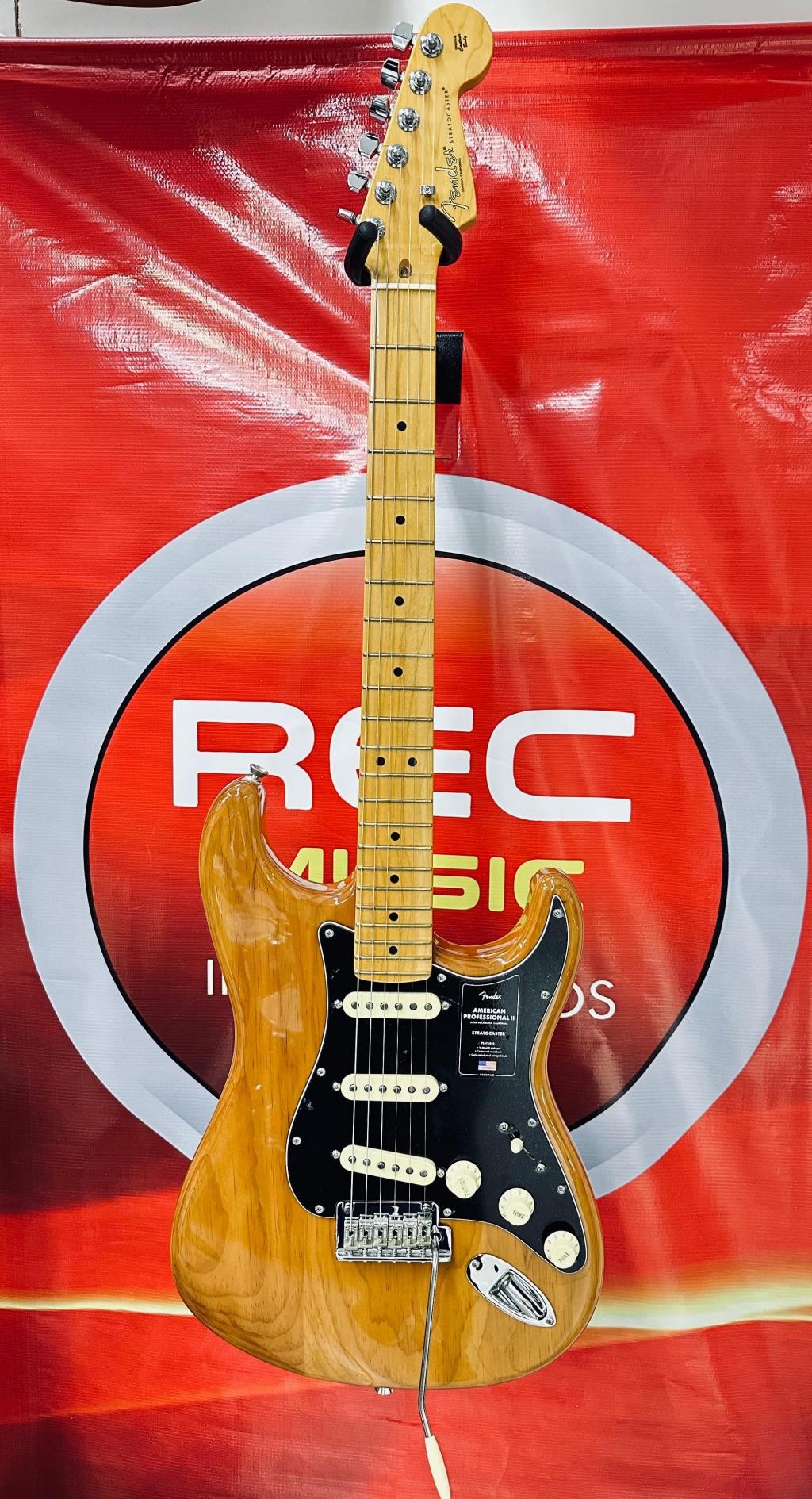 Fender Guit. Strat AM PRO II MN RST Pine