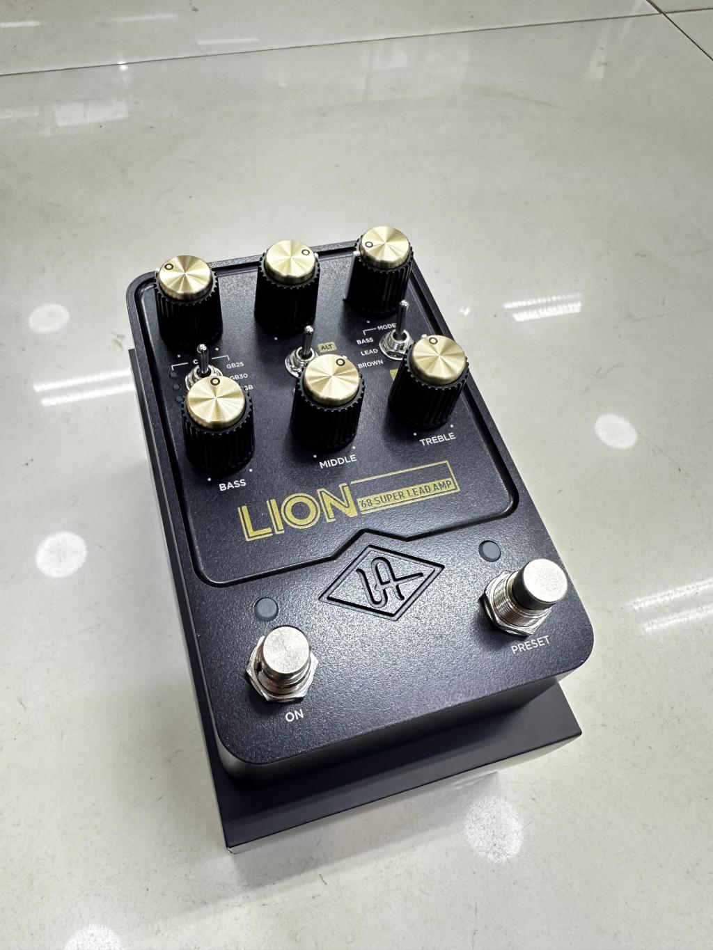 Universal Audio Lion "B" Stock
