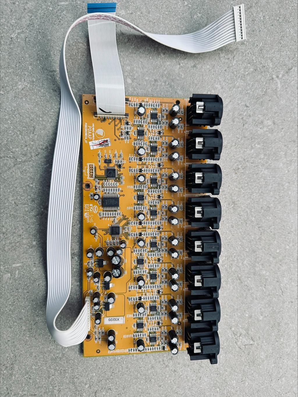 Behringer Placa X32 Output 9-16CH