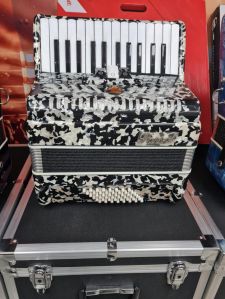 ACORDEON PARROT 48 BAIXOS PRETO/BRANCO