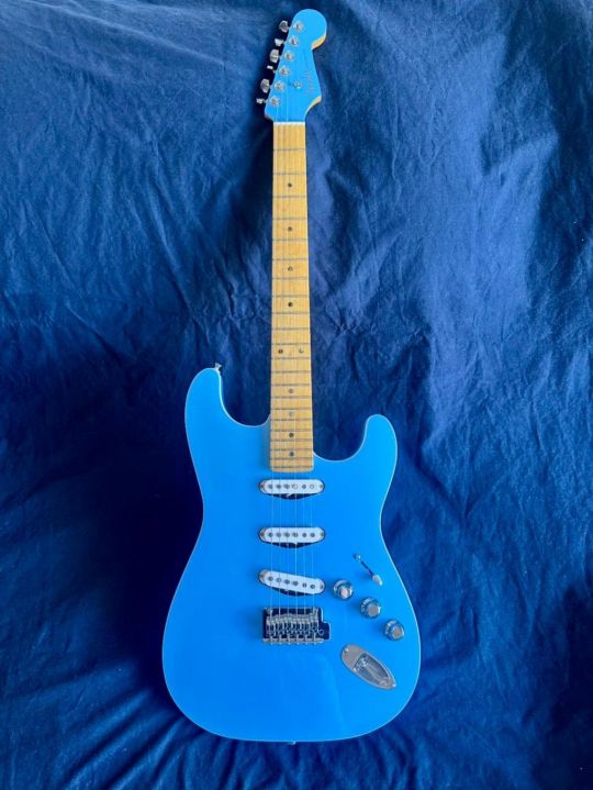 FENDER GUIT. AERODYNE SPECIAL STRATO B STOCK