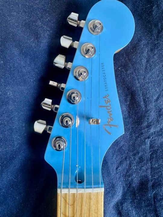 FENDER GUIT. AERODYNE SPECIAL STRATO B STOCK