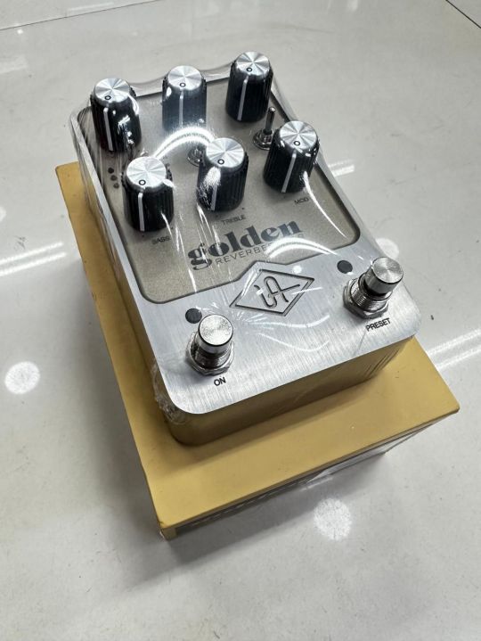 UNIV.AUDIO GOLDEN REVERBERATOR B STOCK 