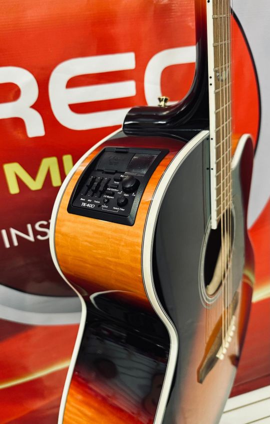 TAKAMINE GJ72 CE SUNBURST JUMBO