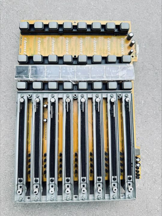 BEHRINGER PLACA X32 FADERS 9-16 IN